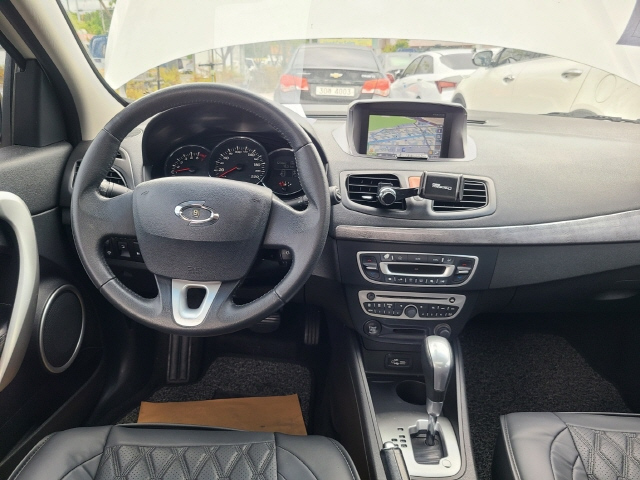 SAMSUNG SM3 2011