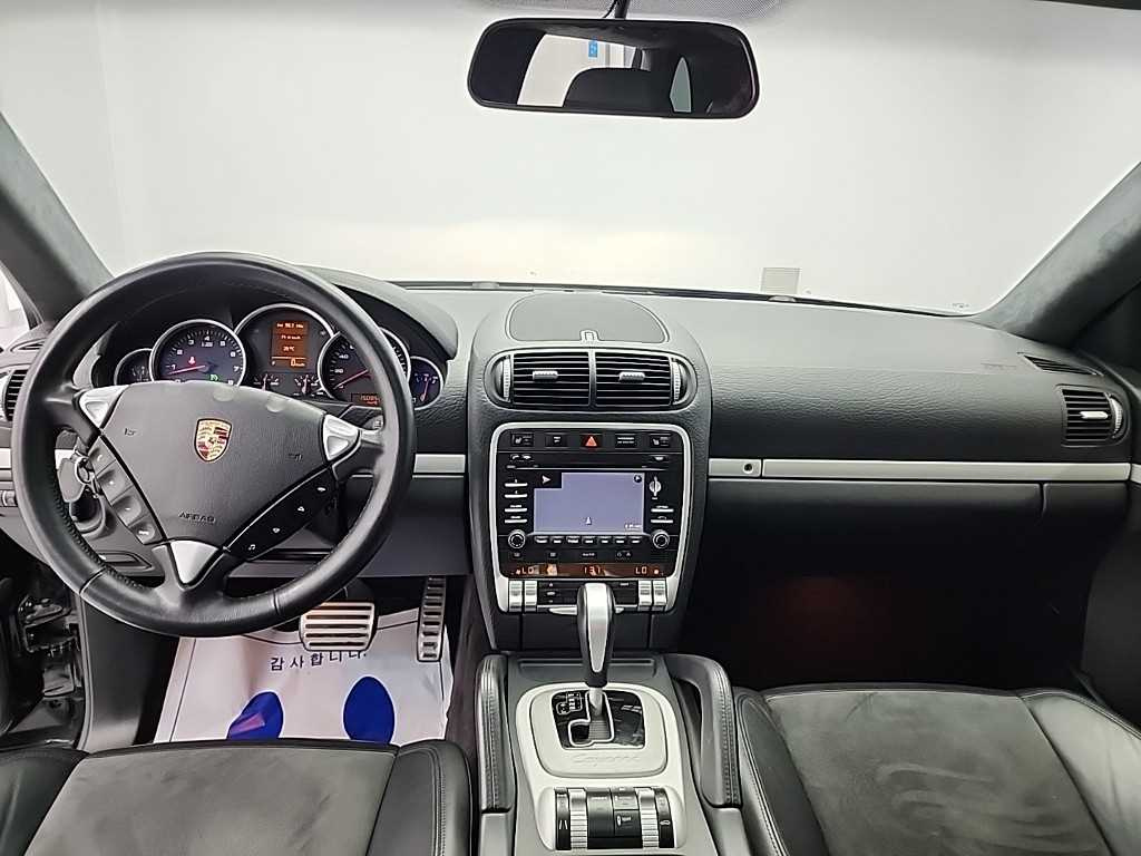 PORSCHE CAYENNE 2010