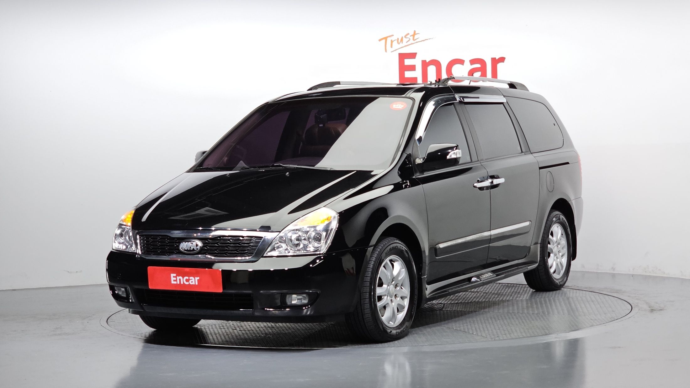 KIA CARNIVAL R 2012