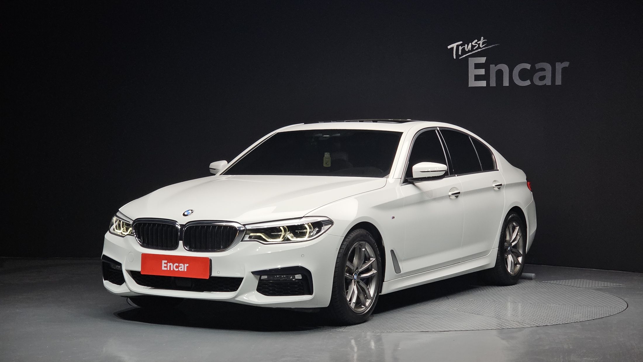 BMW 5-SERIES G30 2017