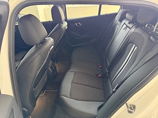 BMW 1-SERIES F40 2023