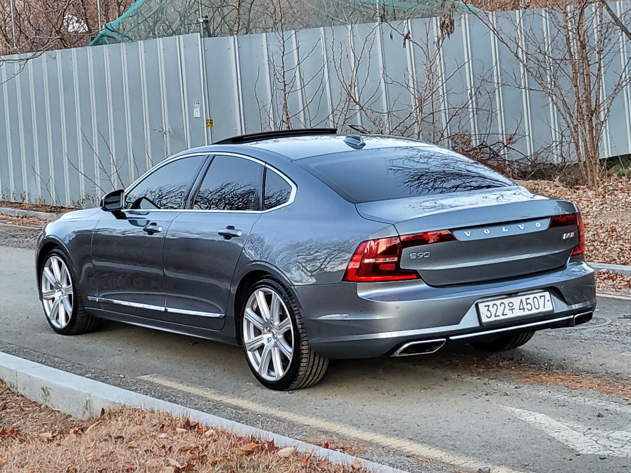 VOLVO S90 2019
