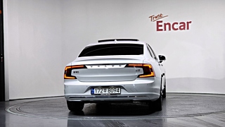 VOLVO S90 2023