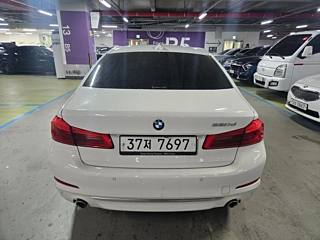 BMW 5-SERIES G30 2019