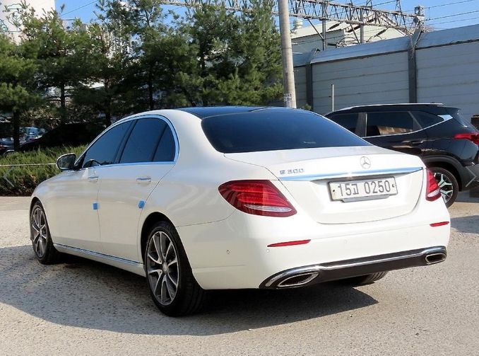 MERCEDES BENZ E-CLASS W213 2016