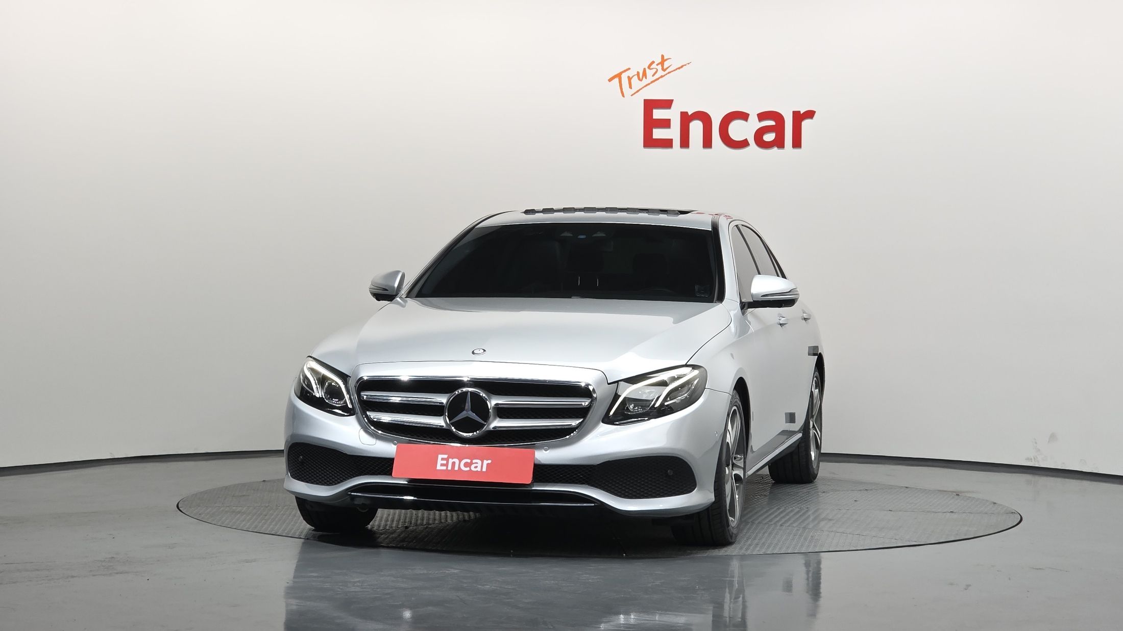 MERCEDES BENZ E-CLASS W213 2017