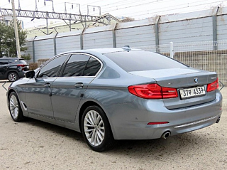 BMW 5-SERIES G30 2019