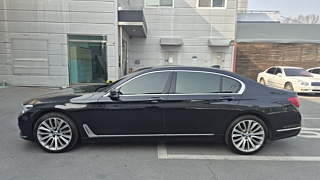 BMW 7-SERIES G11 2016