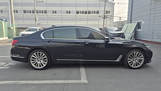 BMW 7-SERIES G11 2016