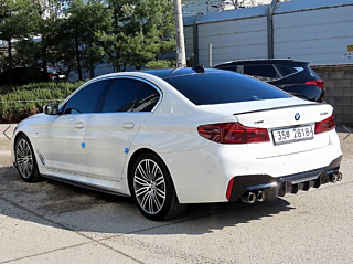 BMW 5-SERIES G30 2019