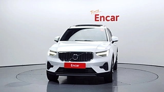 VOLVO XC40 2022