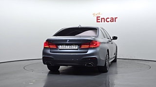 BMW 5-SERIES G30 2019