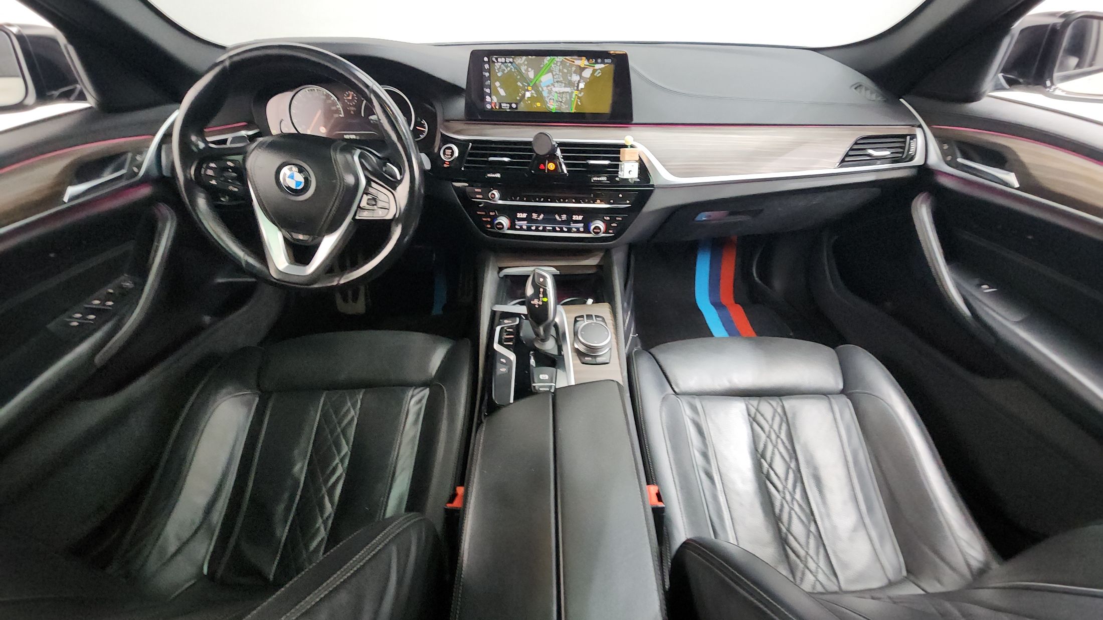 BMW 5-SERIES G30 2017