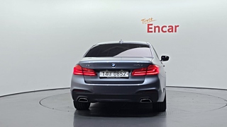 BMW 5-SERIES G30 2019