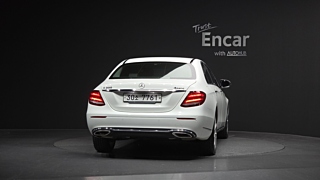 MERCEDES BENZ E-CLASS W213 2017
