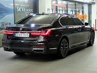BMW 7-SERIES G11 2021