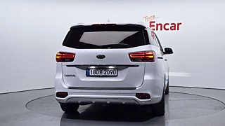 KIA CARNIVAL 2018