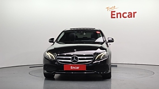 MERCEDES BENZ E-CLASS W213 2019