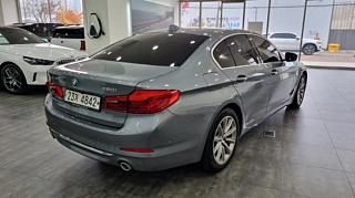 BMW 5-SERIES G30 2019
