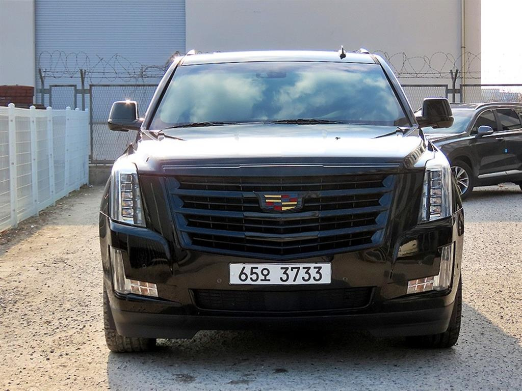 CADILLAC ESCALADE 2017