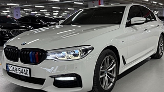 BMW 5-SERIES G30 2017