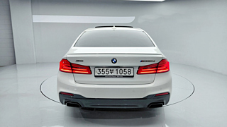 BMW 5-SERIES G30 2019