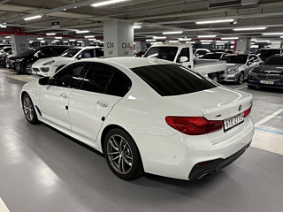 BMW 5-SERIES G30 2017