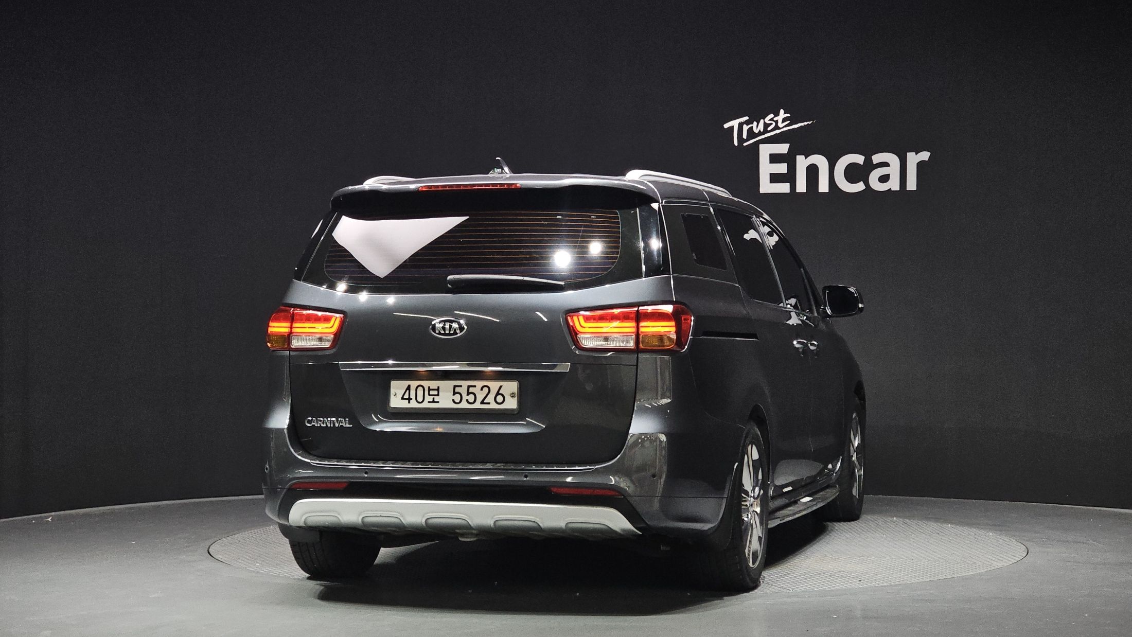 KIA CARNIVAL 2017