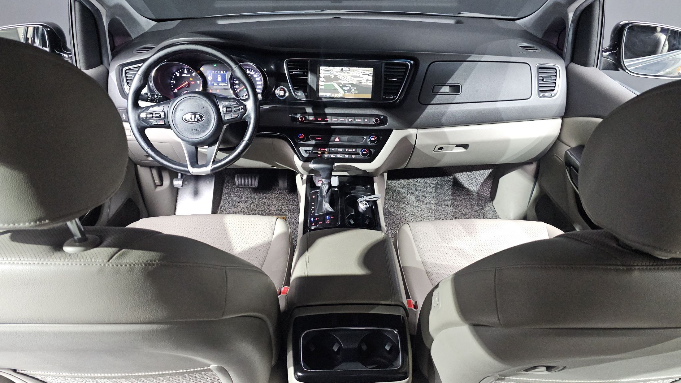 KIA CARNIVAL 2017