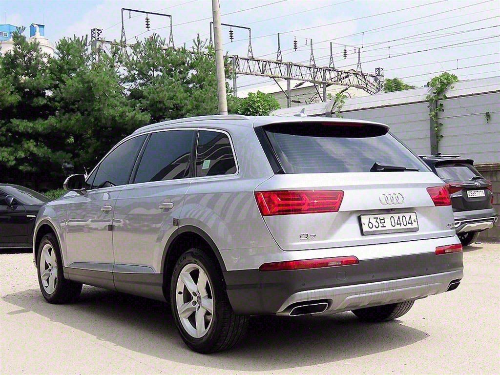 AUDI Q7 4M 2016