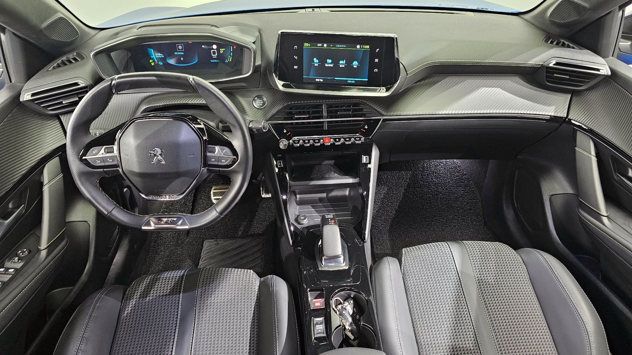 PEUGEOT E-208 2022