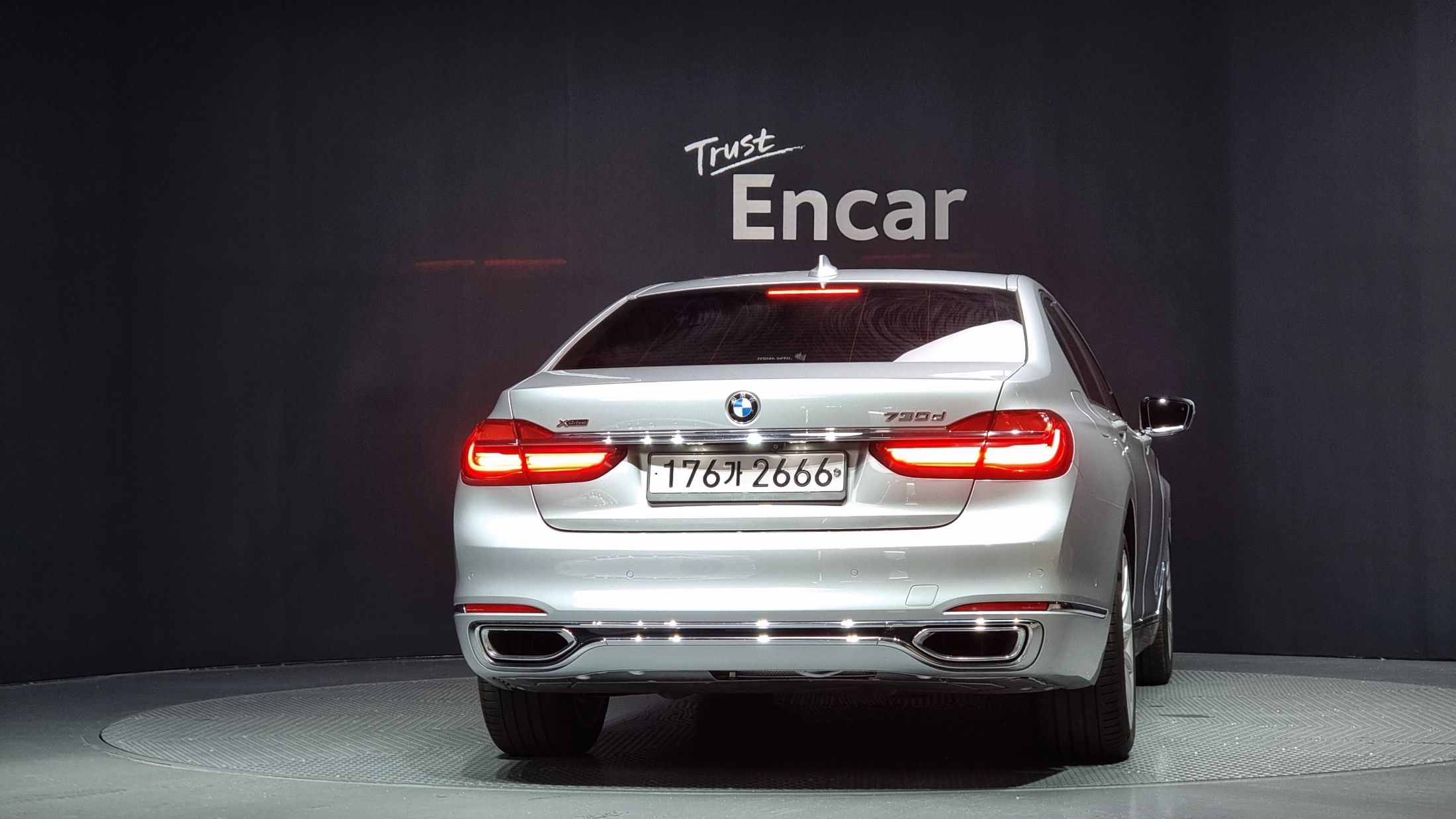 BMW 7-SERIES G11 2016