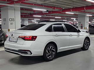 VOLKSWAGEN JETTA 2024
