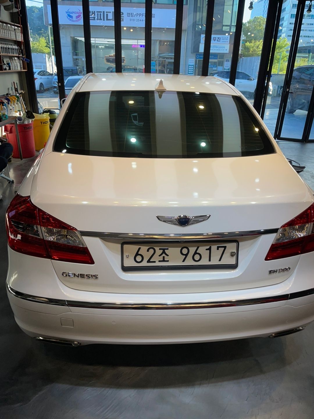 HYUNDAI GENESIS 2012