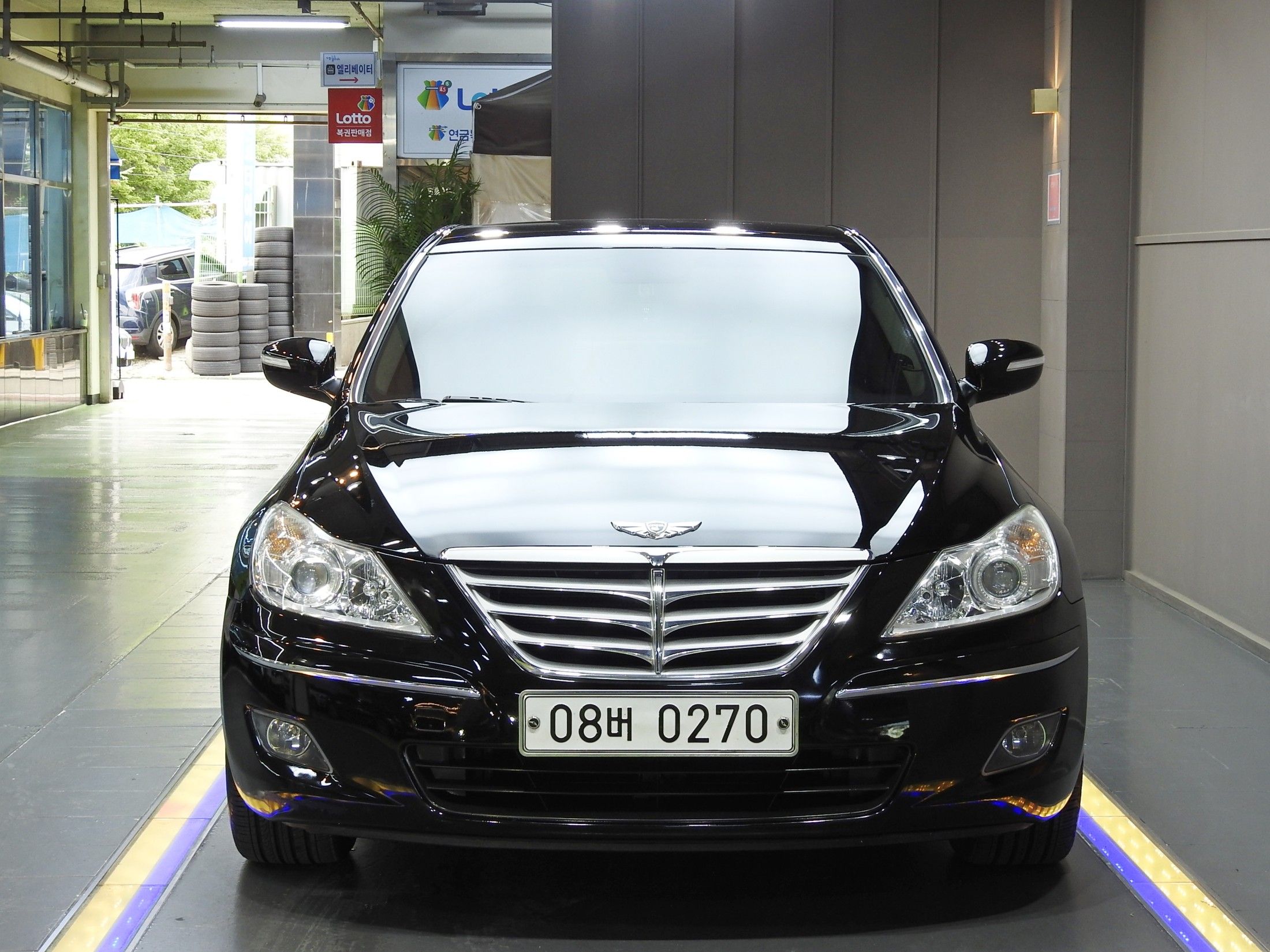 HYUNDAI GENESIS 2010