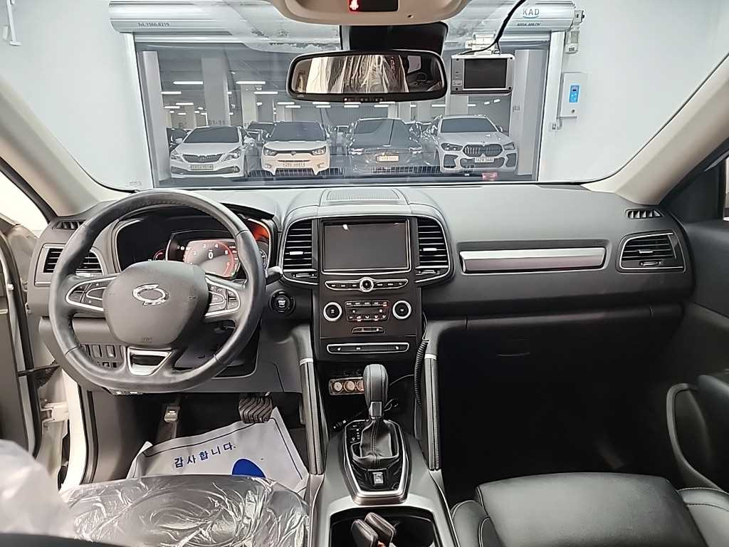 SAMSUNG QM6 2017