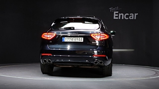MASERATI LEVANTE 2018