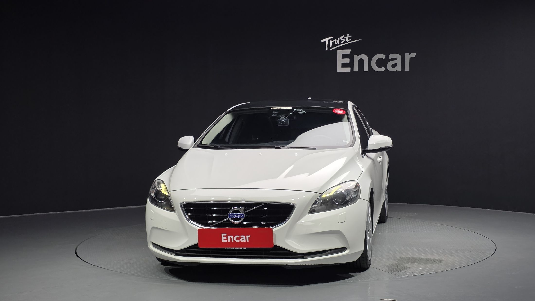 VOLVO V40 2013