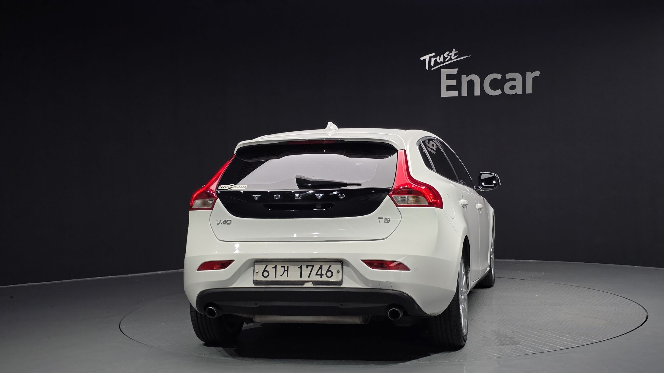 VOLVO V40 2013