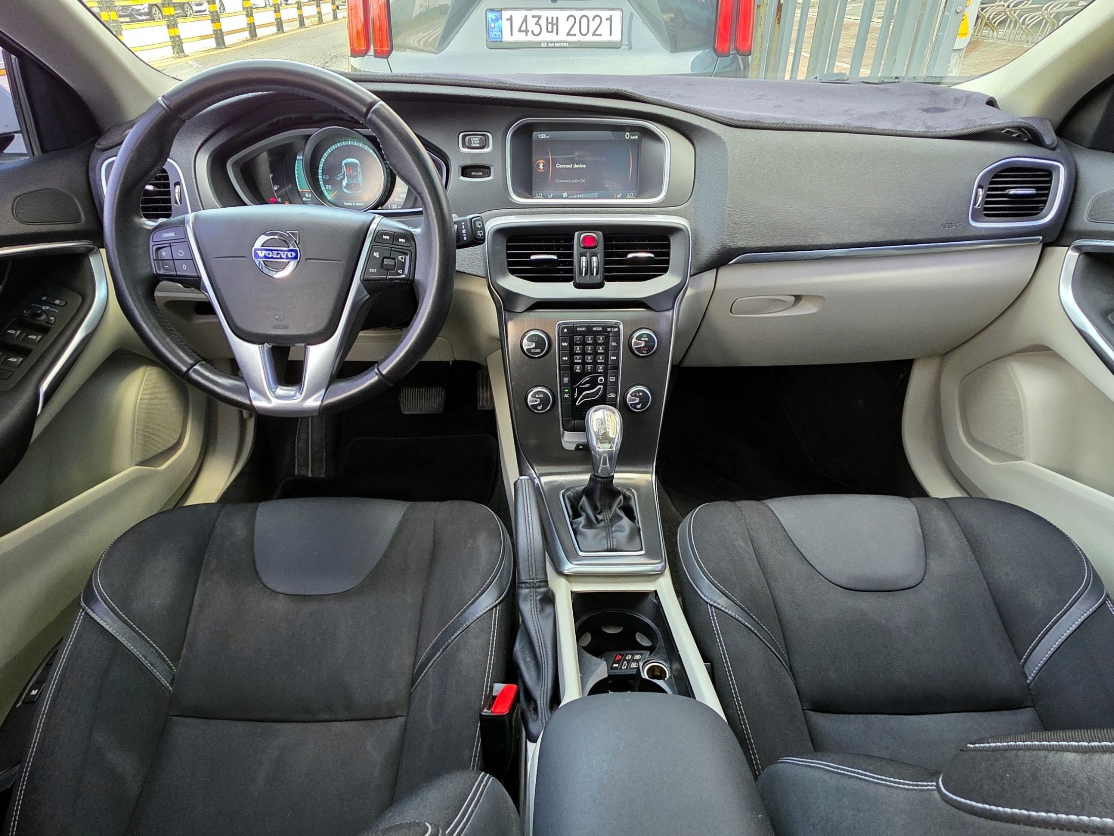 VOLVO V40 2013