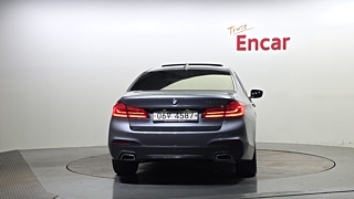 BMW 5-SERIES G30 2017