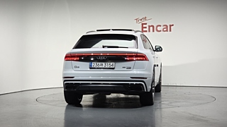 AUDI Q8 4M 2023