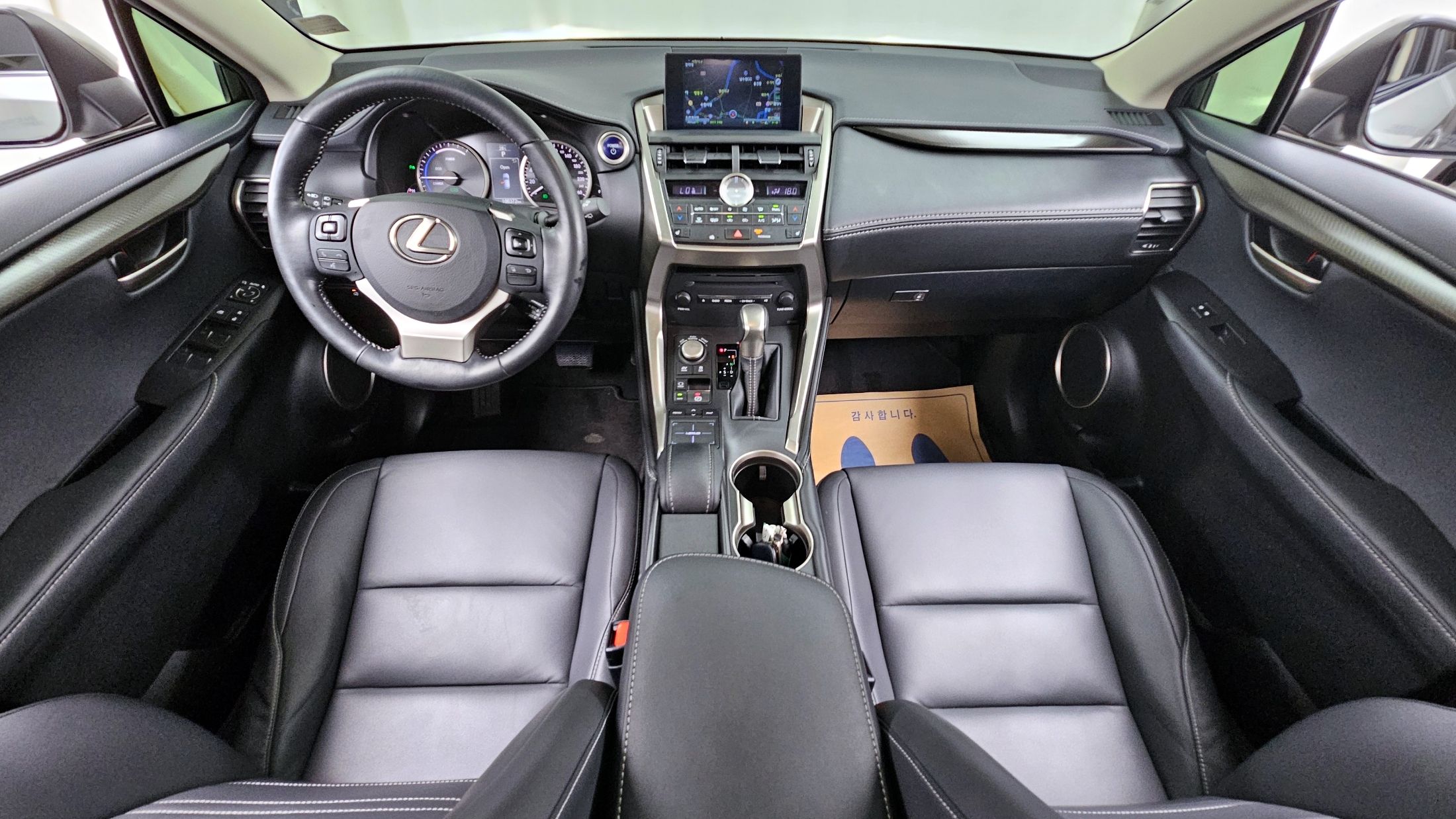 LEXUS NX300H 2016