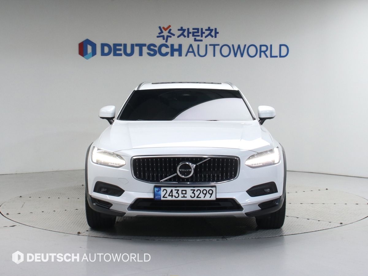 VOLVO V90 CROSS COUNTRY 2023