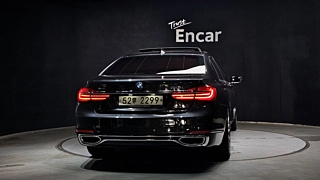 BMW 7-SERIES G11 2016