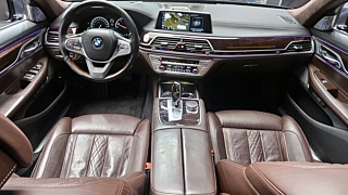 BMW 7-SERIES G11 2016