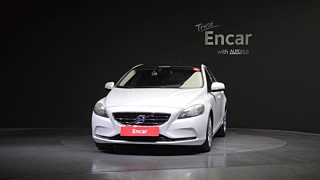 VOLVO V40 2014