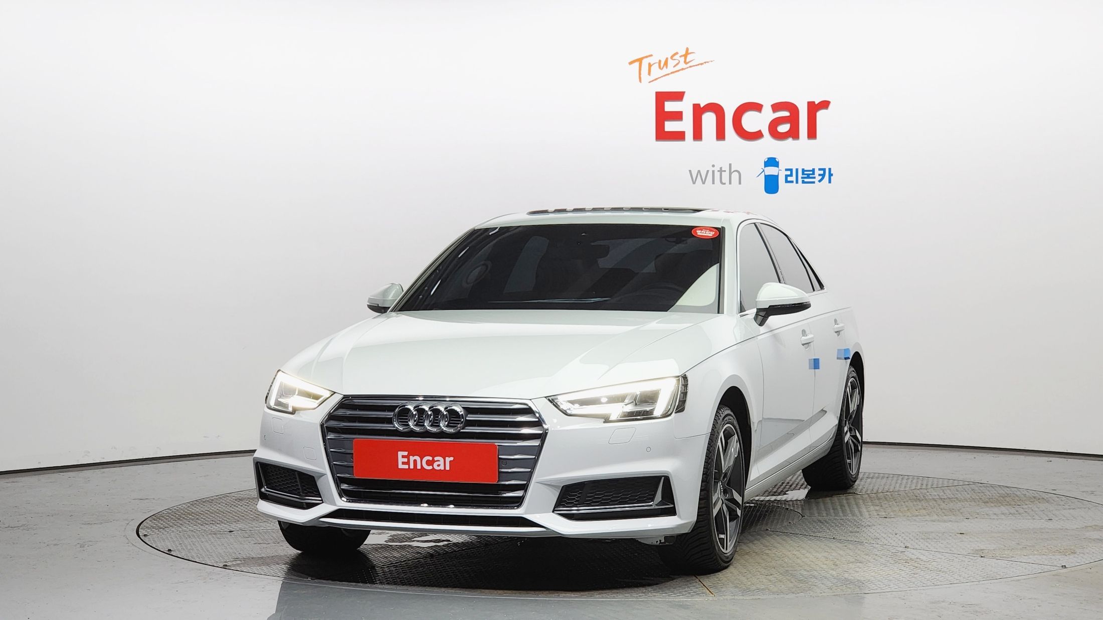 AUDI A4 B9 2019