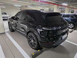 PORSCHE CAYENNE PO536 2024