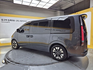 HYUNDAI STARIA 2022